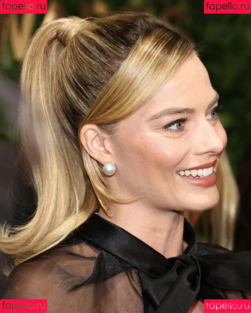 Margot Robbie / margotrobbieofficial Onlyfans Photo Gallery 