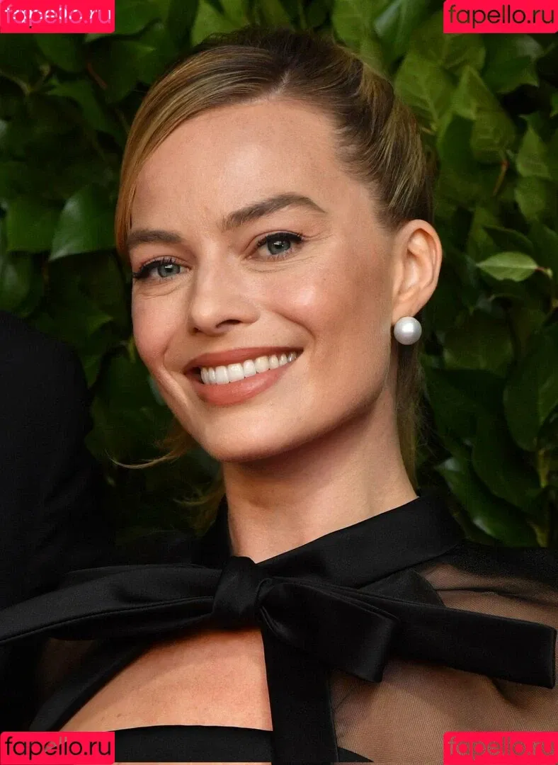Margot Robbie / margotrobbieofficial Onlyfans Photo Gallery 