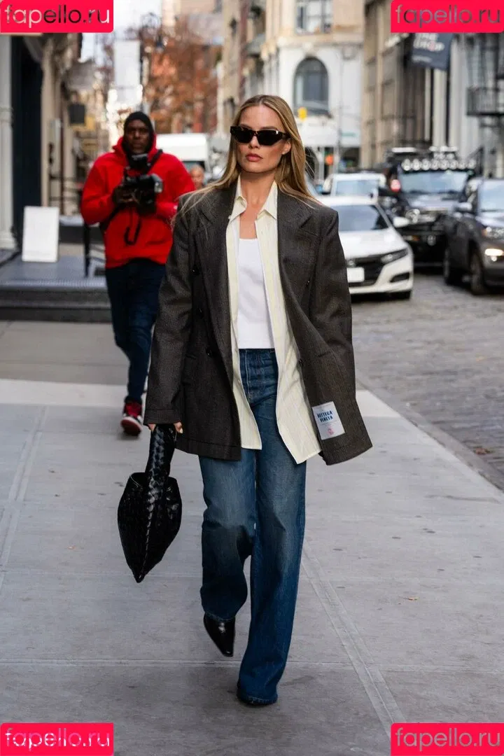 Margot Robbie / margotrobbieofficial Onlyfans Photo Gallery 