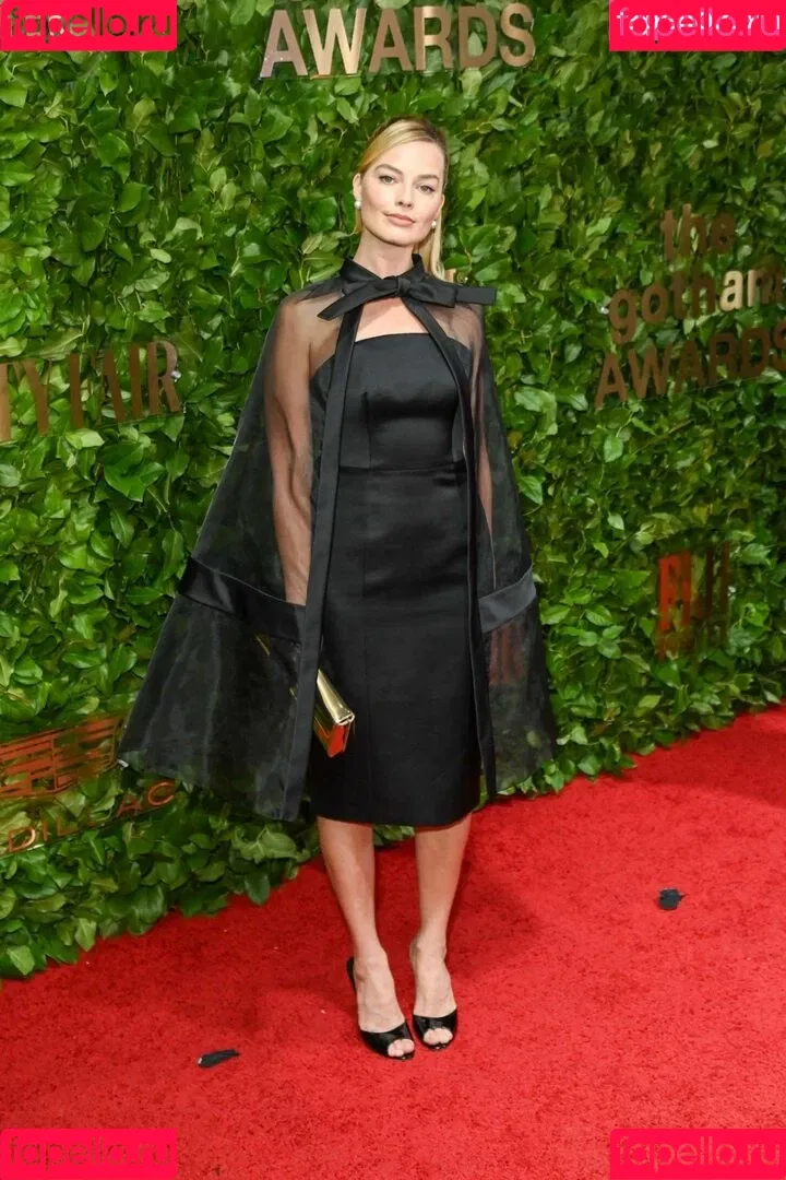 Margot Robbie / margotrobbieofficial Onlyfans Photo Gallery 