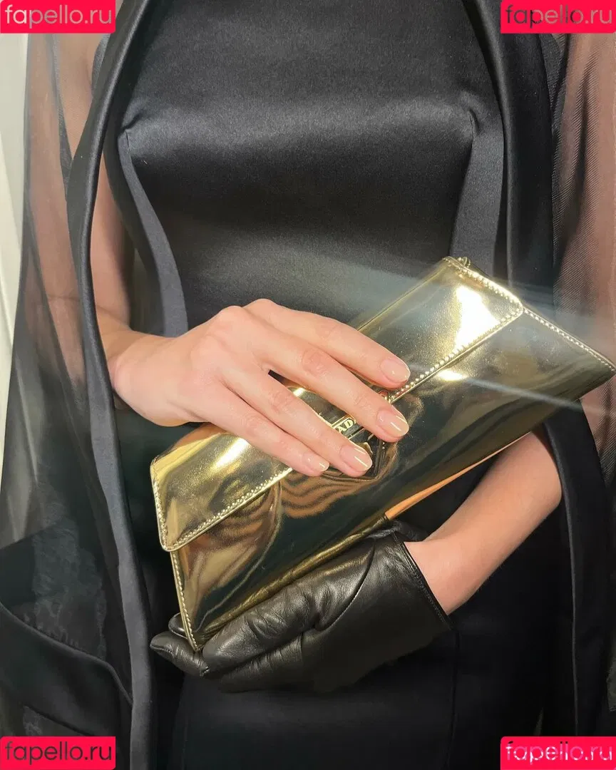 Margot Robbie / margotrobbieofficial Onlyfans Photo Gallery 