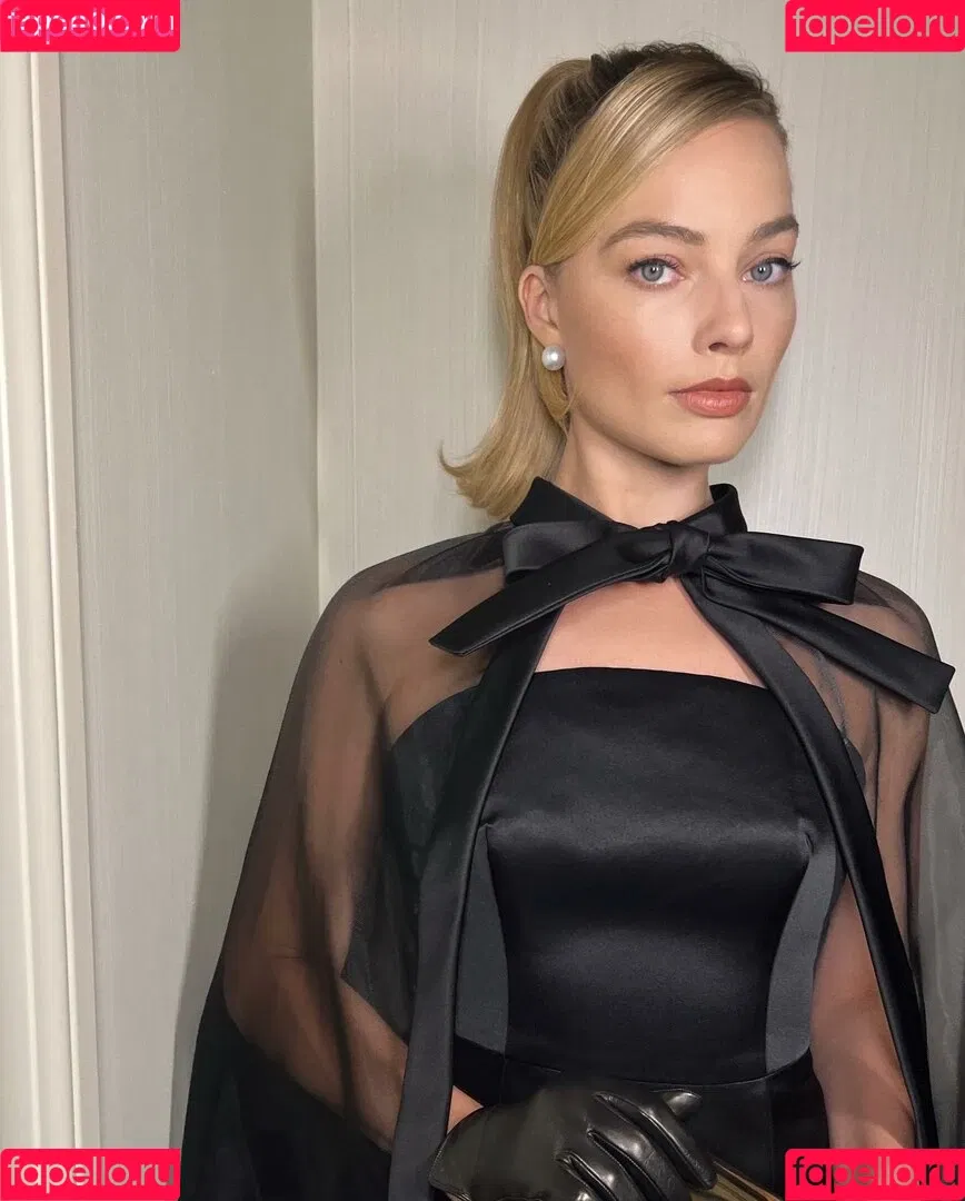 Margot Robbie / margotrobbieofficial Onlyfans Photo Gallery 