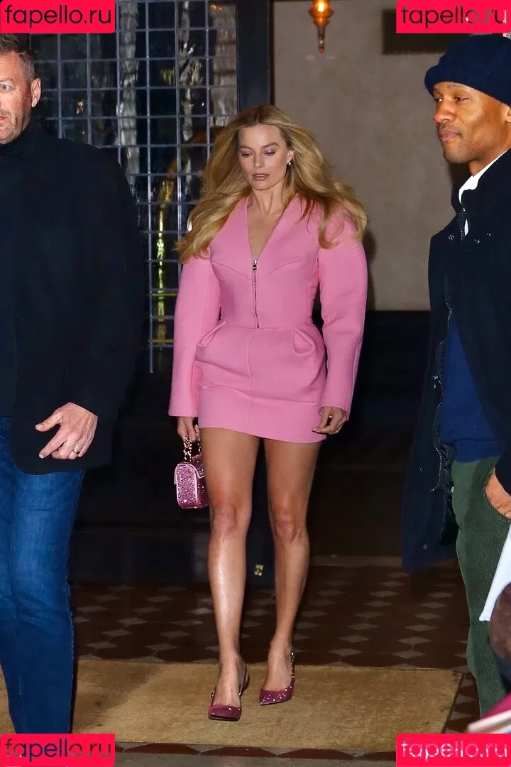 Margot Robbie / margotrobbieofficial Onlyfans Photo Gallery 