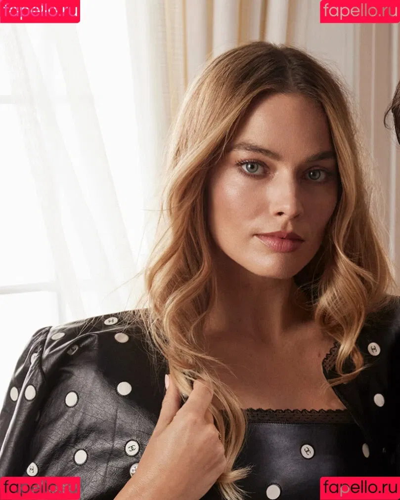 Margot Robbie / margotrobbieofficial Onlyfans Photo Gallery 