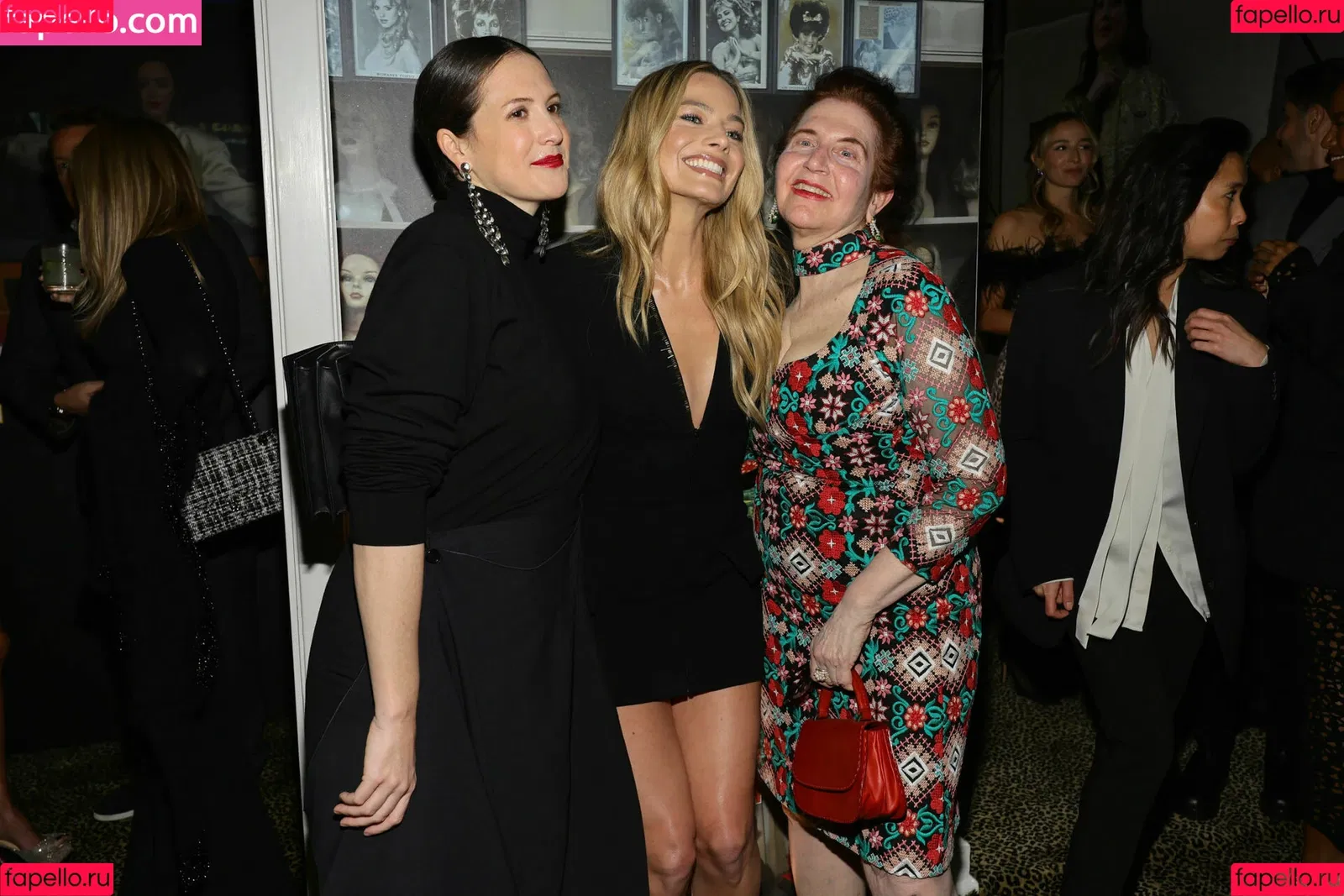 Margot Robbie / margotrobbieofficial Onlyfans Photo Gallery 