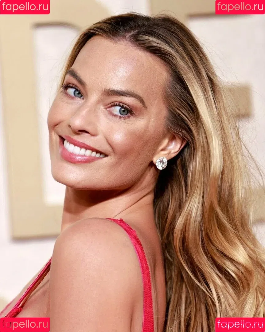 Margot Robbie / margotrobbieofficial Onlyfans Photo Gallery 