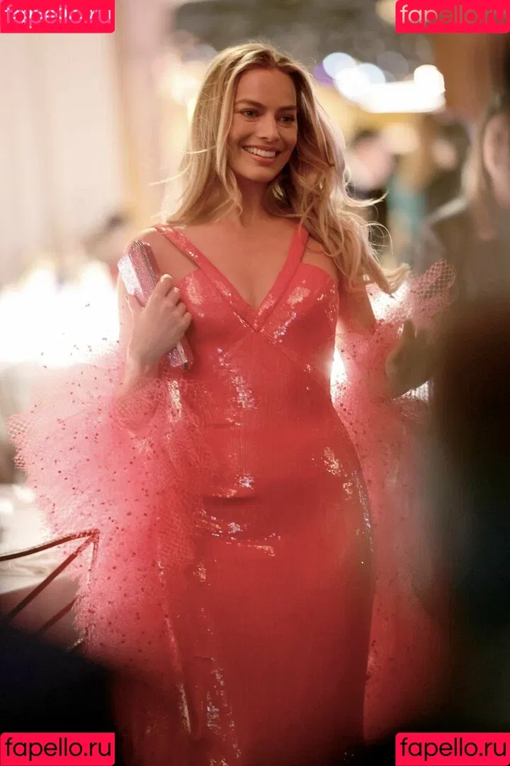 Margot Robbie / margotrobbieofficial Onlyfans Photo Gallery 