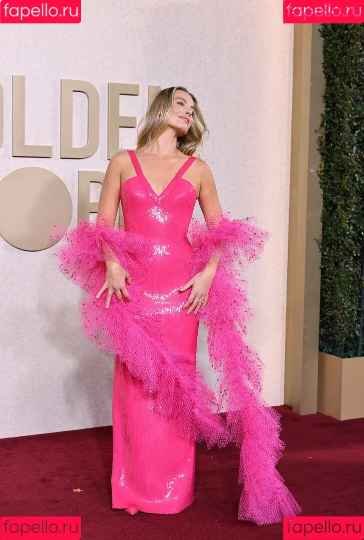 Margot Robbie / margotrobbieofficial Onlyfans Photo Gallery 