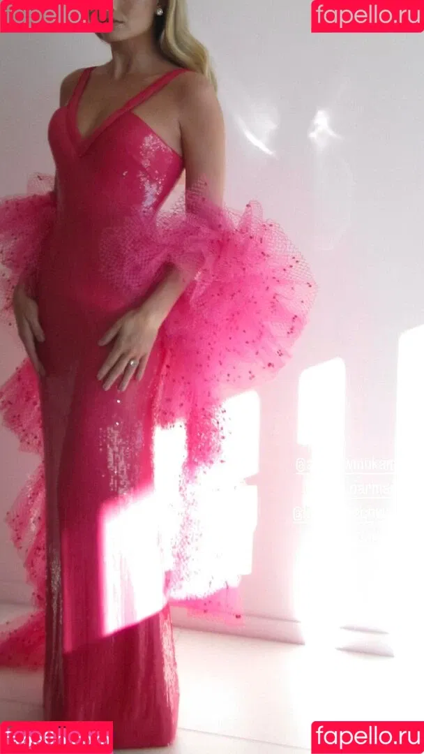 Margot Robbie / margotrobbieofficial Onlyfans Photo Gallery 