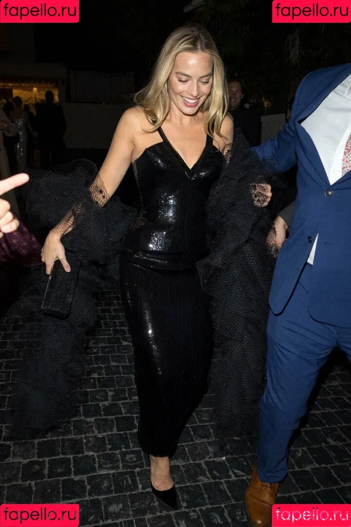 Margot Robbie / margotrobbieofficial Onlyfans Photo Gallery 