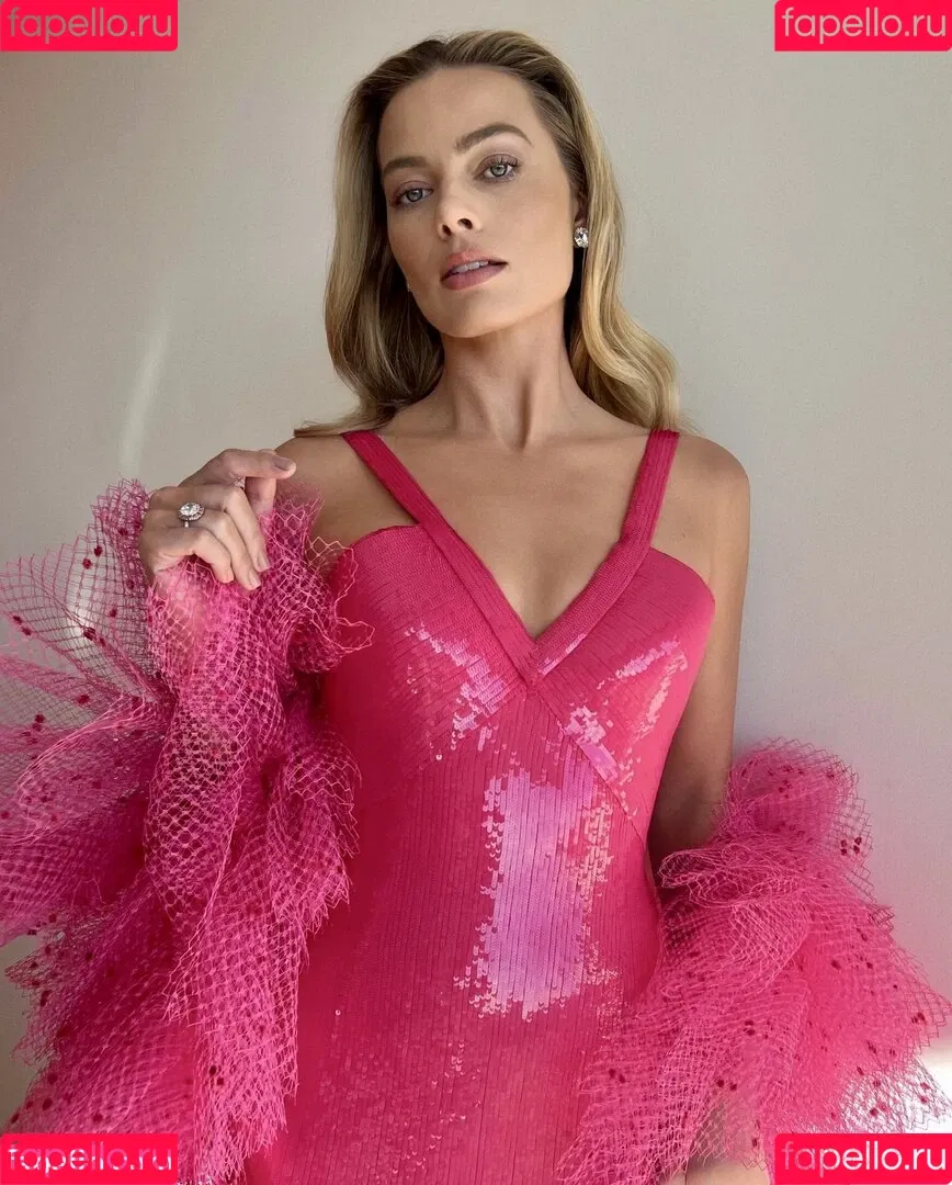 Margot Robbie / margotrobbieofficial Onlyfans Photo Gallery 