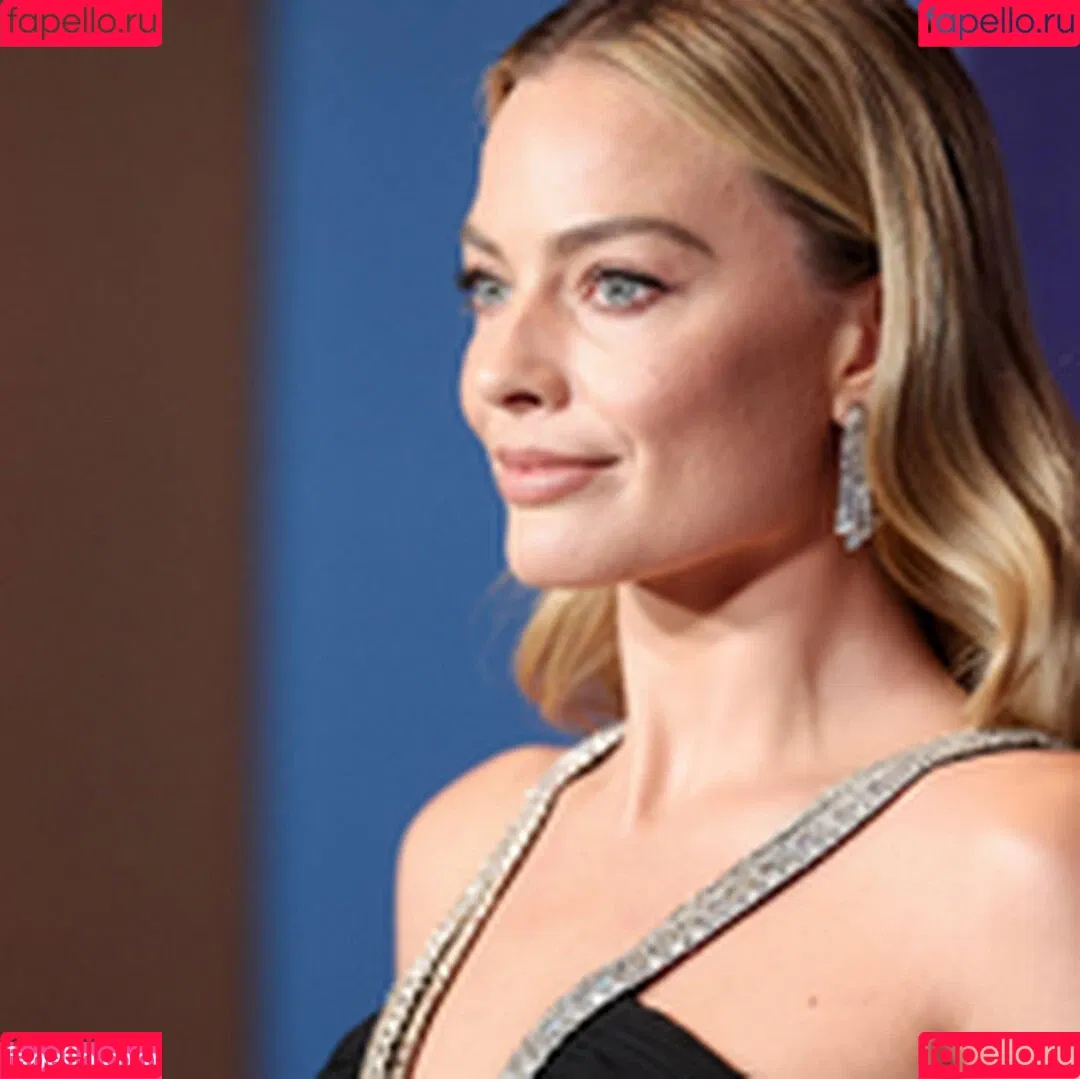 Margot Robbie / margotrobbieofficial Onlyfans Photo Gallery 
