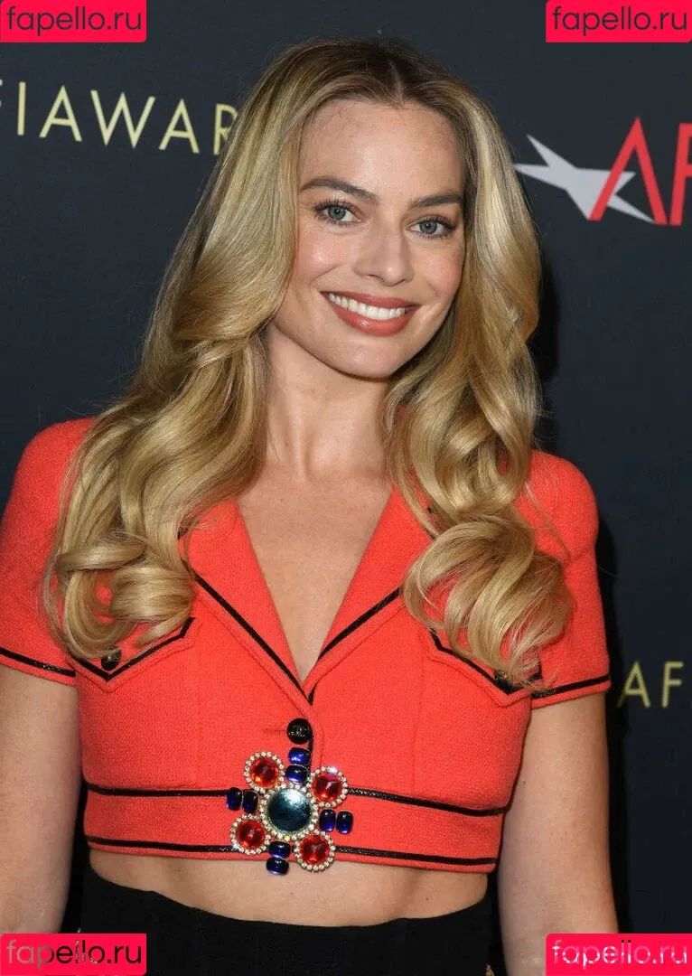 Margot Robbie / margotrobbieofficial Onlyfans Photo Gallery 