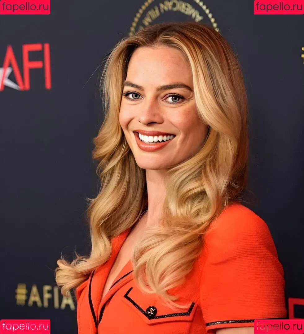 Margot Robbie / margotrobbieofficial Onlyfans Photo Gallery 