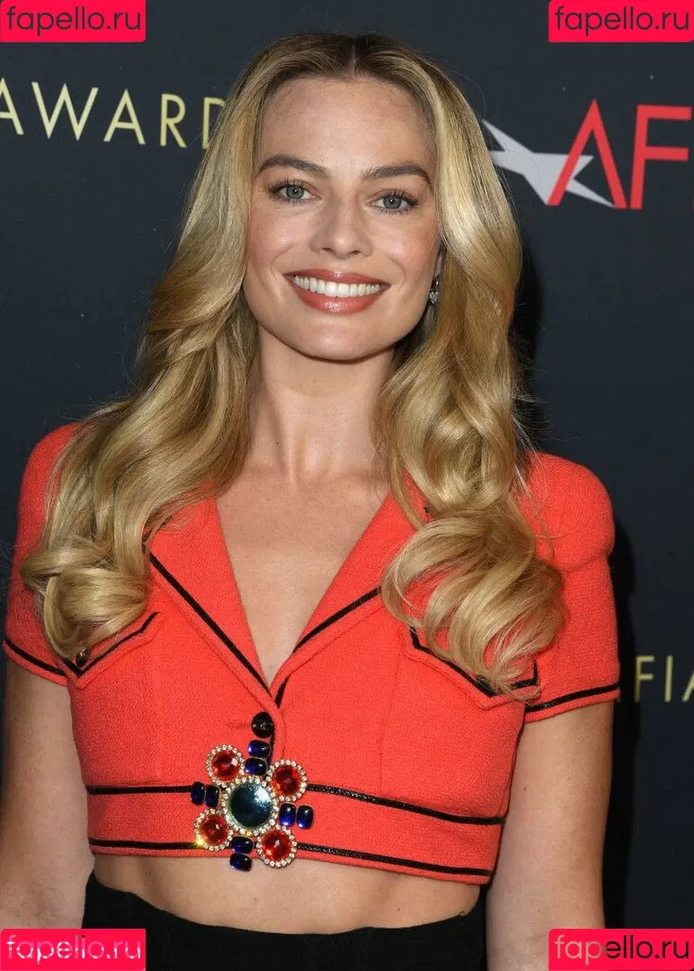 Margot Robbie / margotrobbieofficial Onlyfans Photo Gallery 