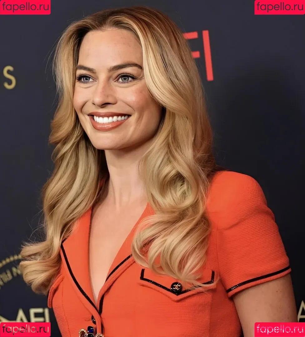 Margot Robbie / margotrobbieofficial Onlyfans Photo Gallery 