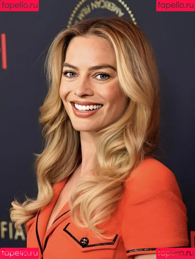 Margot Robbie / margotrobbieofficial Onlyfans Photo Gallery 