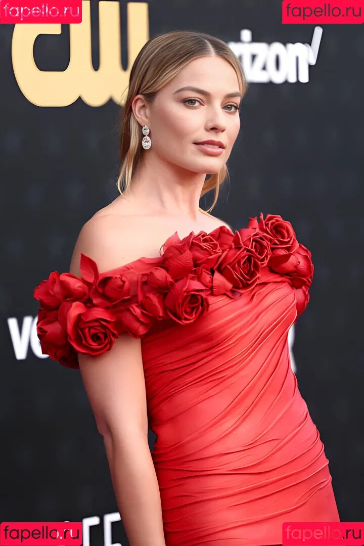 Margot Robbie / margotrobbieofficial Onlyfans Photo Gallery 