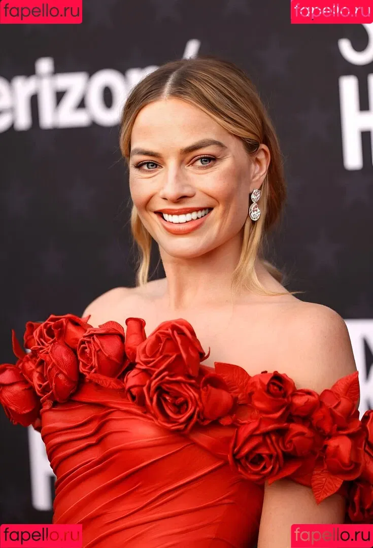 Margot Robbie / margotrobbieofficial Onlyfans Photo Gallery 