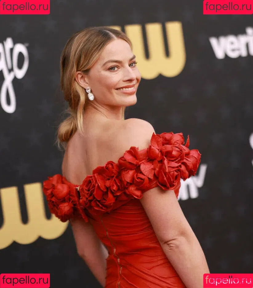 Margot Robbie / margotrobbieofficial Onlyfans Photo Gallery 