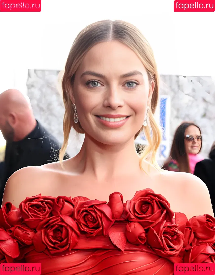 Margot Robbie / margotrobbieofficial Onlyfans Photo Gallery 