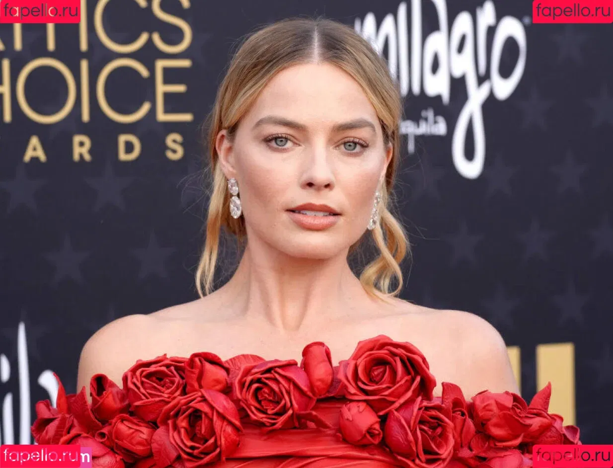 Margot Robbie / margotrobbieofficial Onlyfans Photo Gallery 