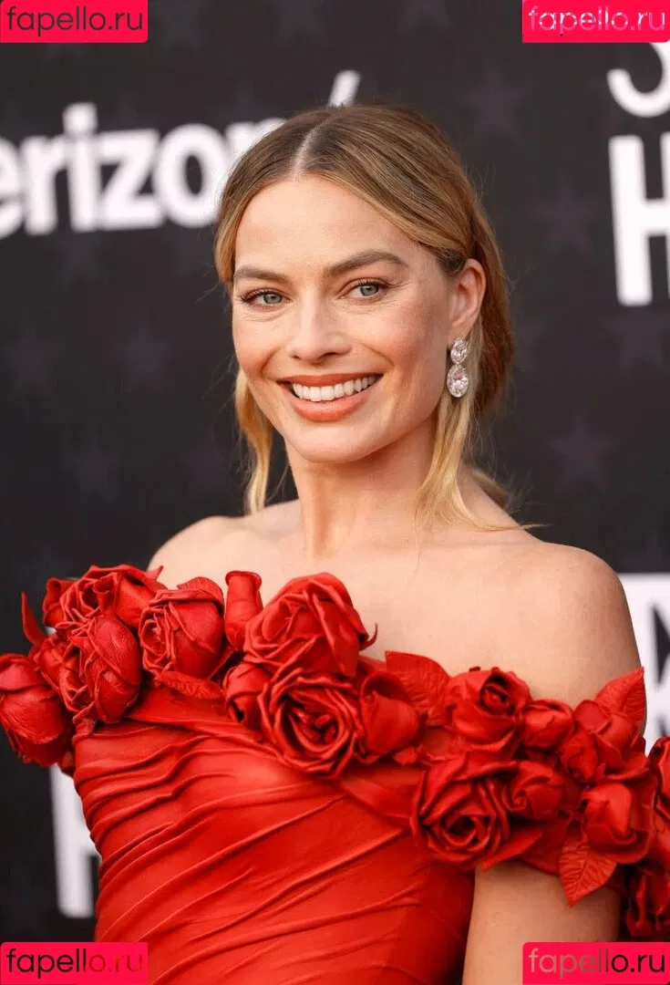 Margot Robbie / margotrobbieofficial Onlyfans Photo Gallery 