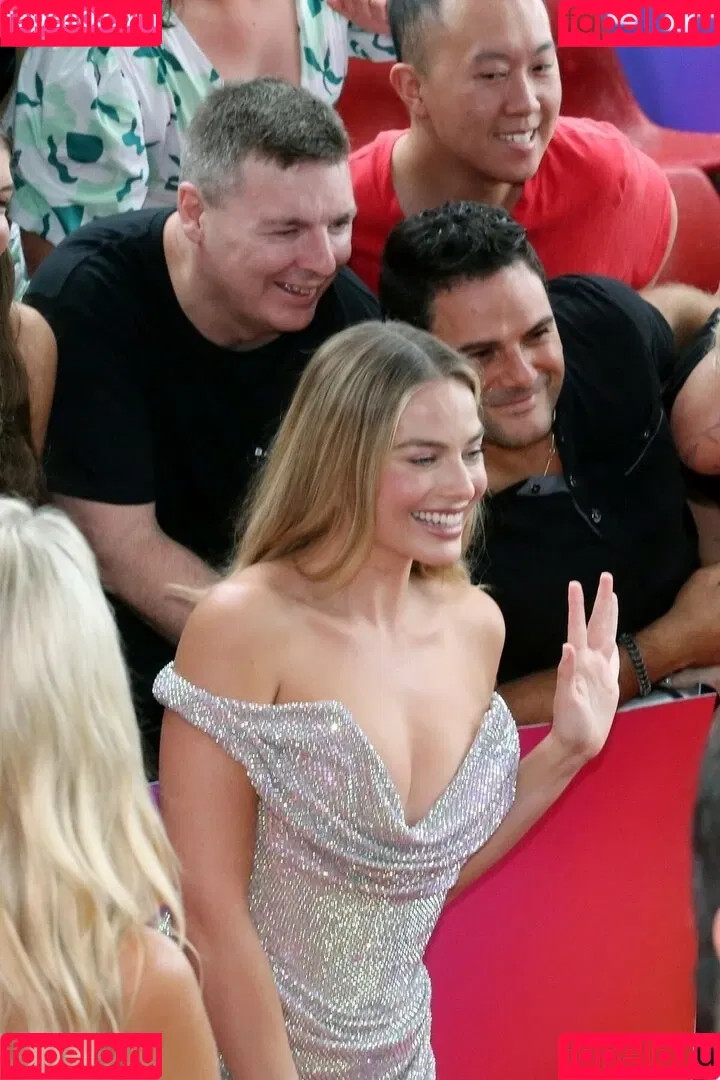 Margot Robbie / margotrobbieofficial Onlyfans Photo Gallery 