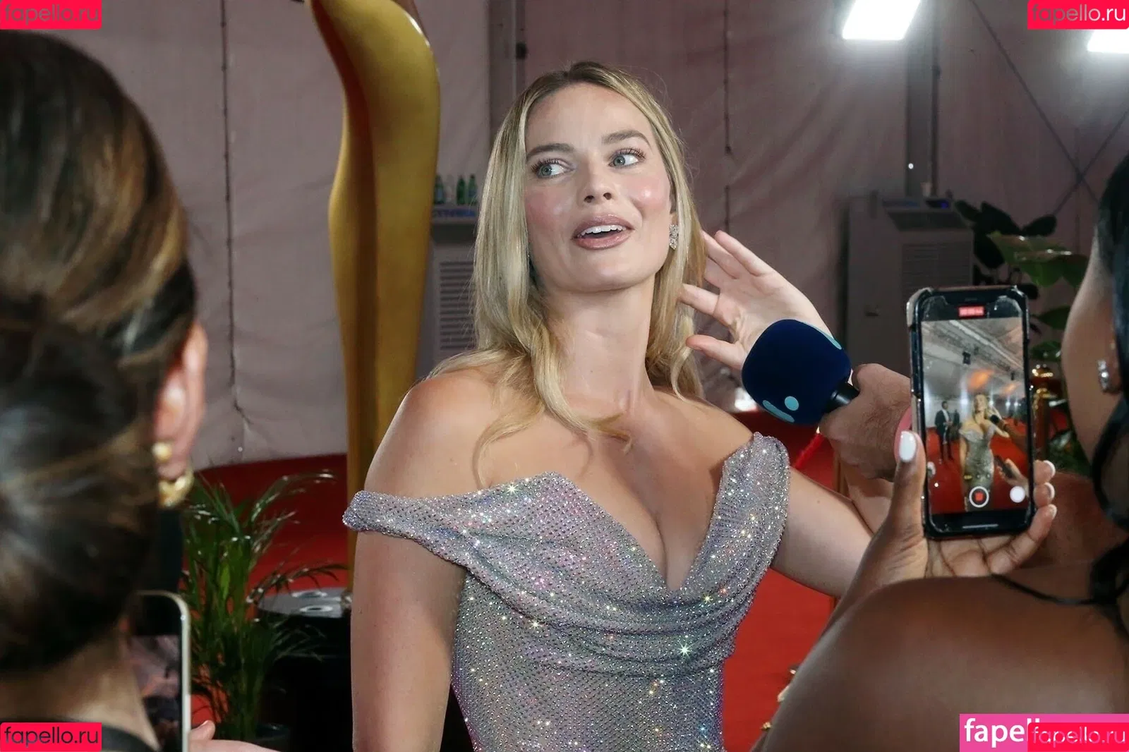 Margot Robbie / margotrobbieofficial Onlyfans Photo Gallery 