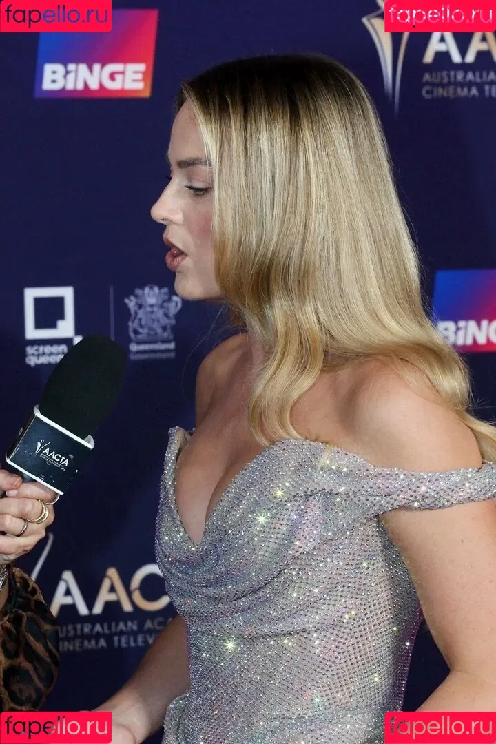 Margot Robbie / margotrobbieofficial Onlyfans Photo Gallery 