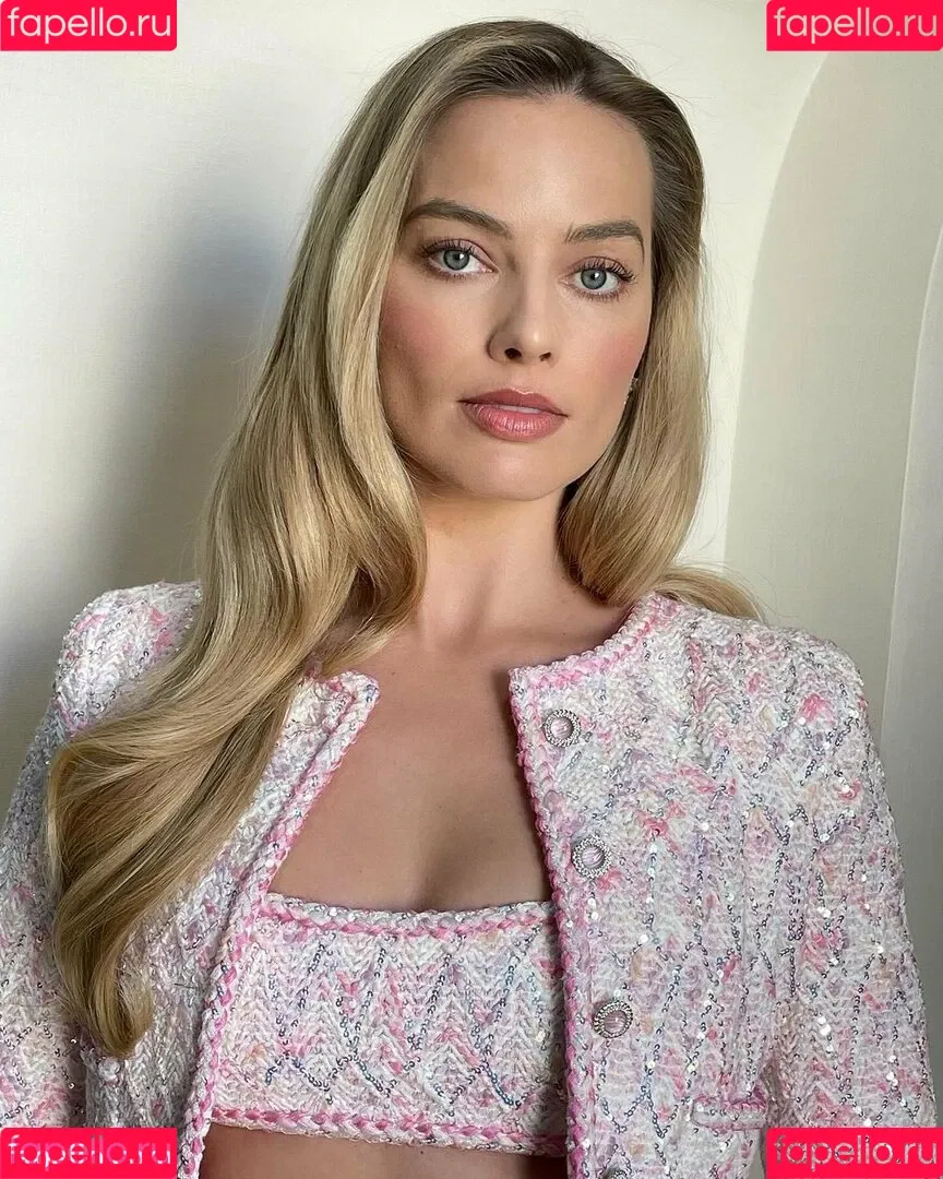 Margot Robbie / margotrobbieofficial Onlyfans Photo Gallery 