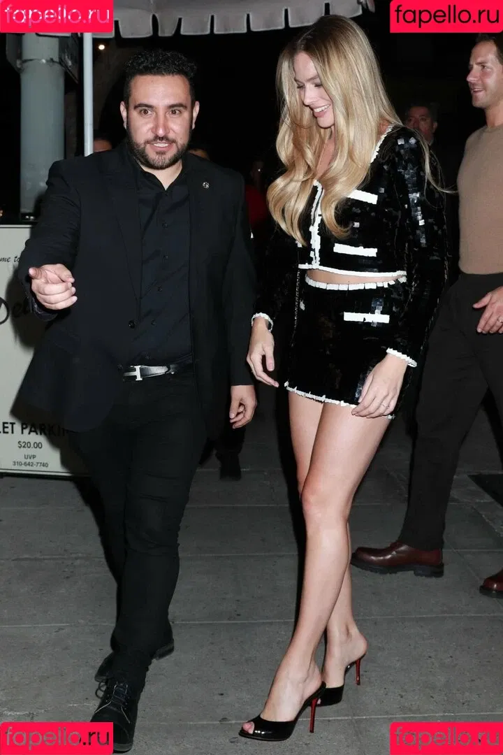 Margot Robbie / margotrobbieofficial Onlyfans Photo Gallery 