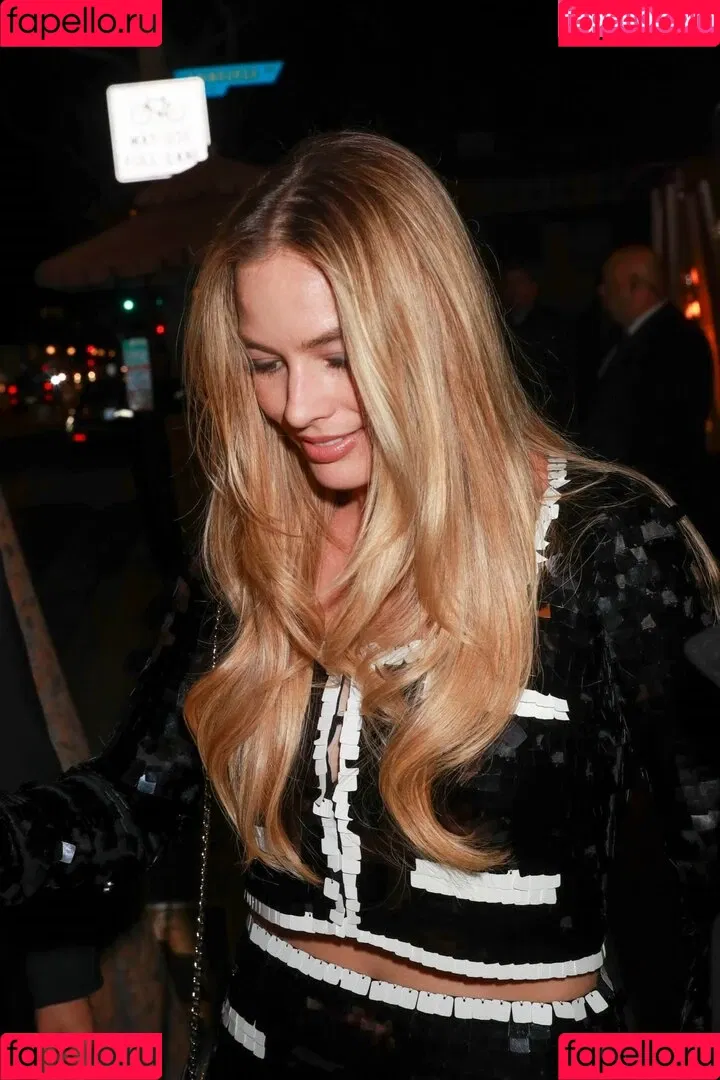 Margot Robbie / margotrobbieofficial Onlyfans Photo Gallery 