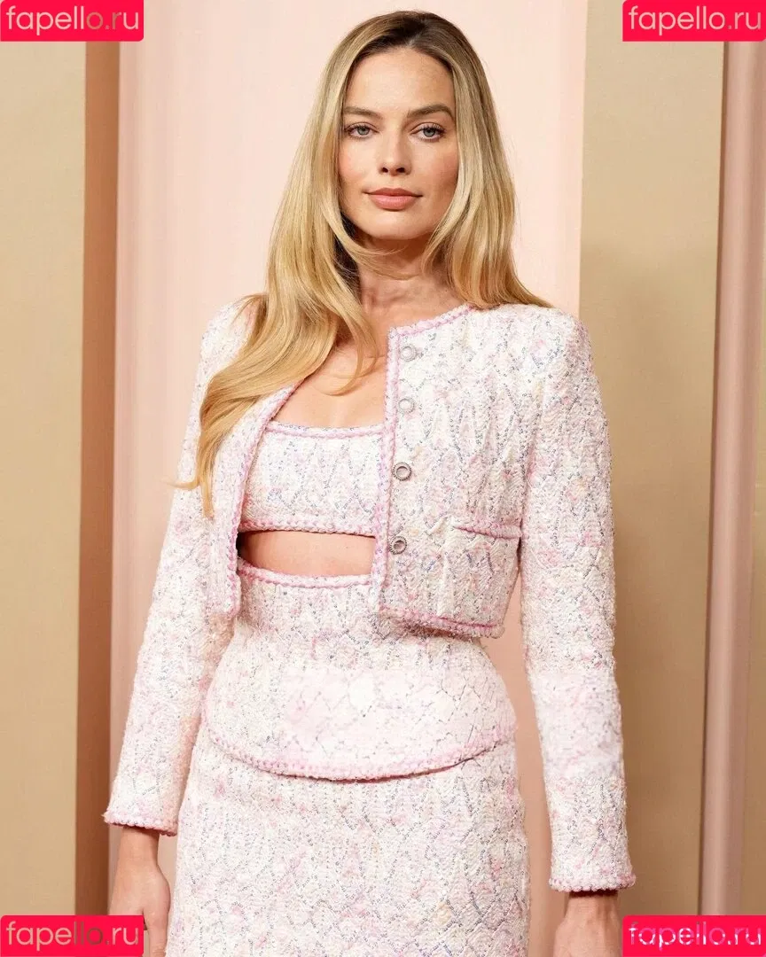 Margot Robbie / margotrobbieofficial Onlyfans Photo Gallery 