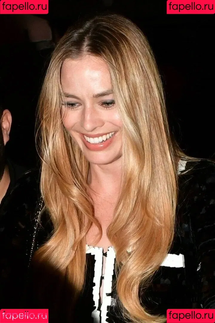 Margot Robbie / margotrobbieofficial Onlyfans Photo Gallery 