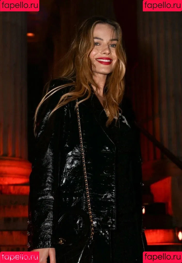 Margot Robbie / margotrobbieofficial Onlyfans Photo Gallery 