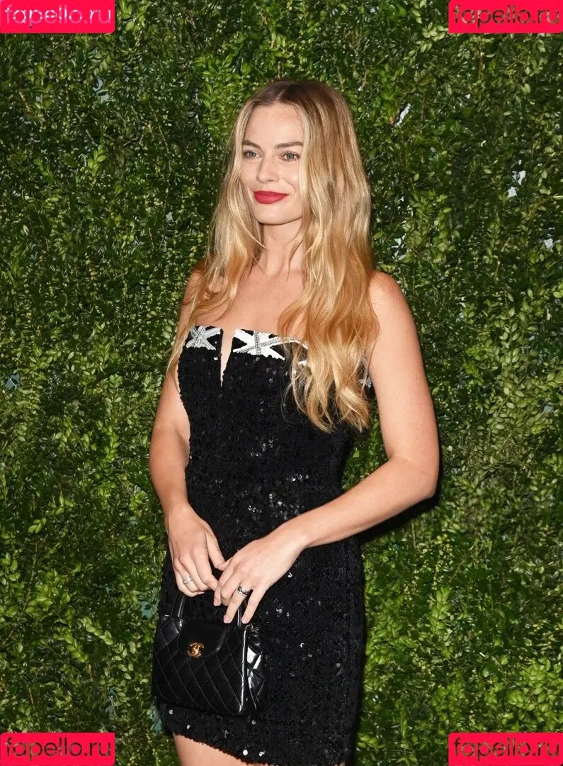 Margot Robbie / margotrobbieofficial Onlyfans Photo Gallery 