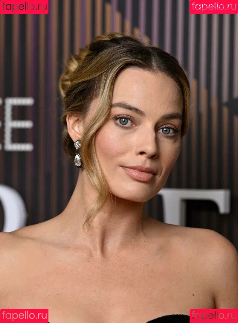 Margot Robbie / margotrobbieofficial Onlyfans Photo Gallery 