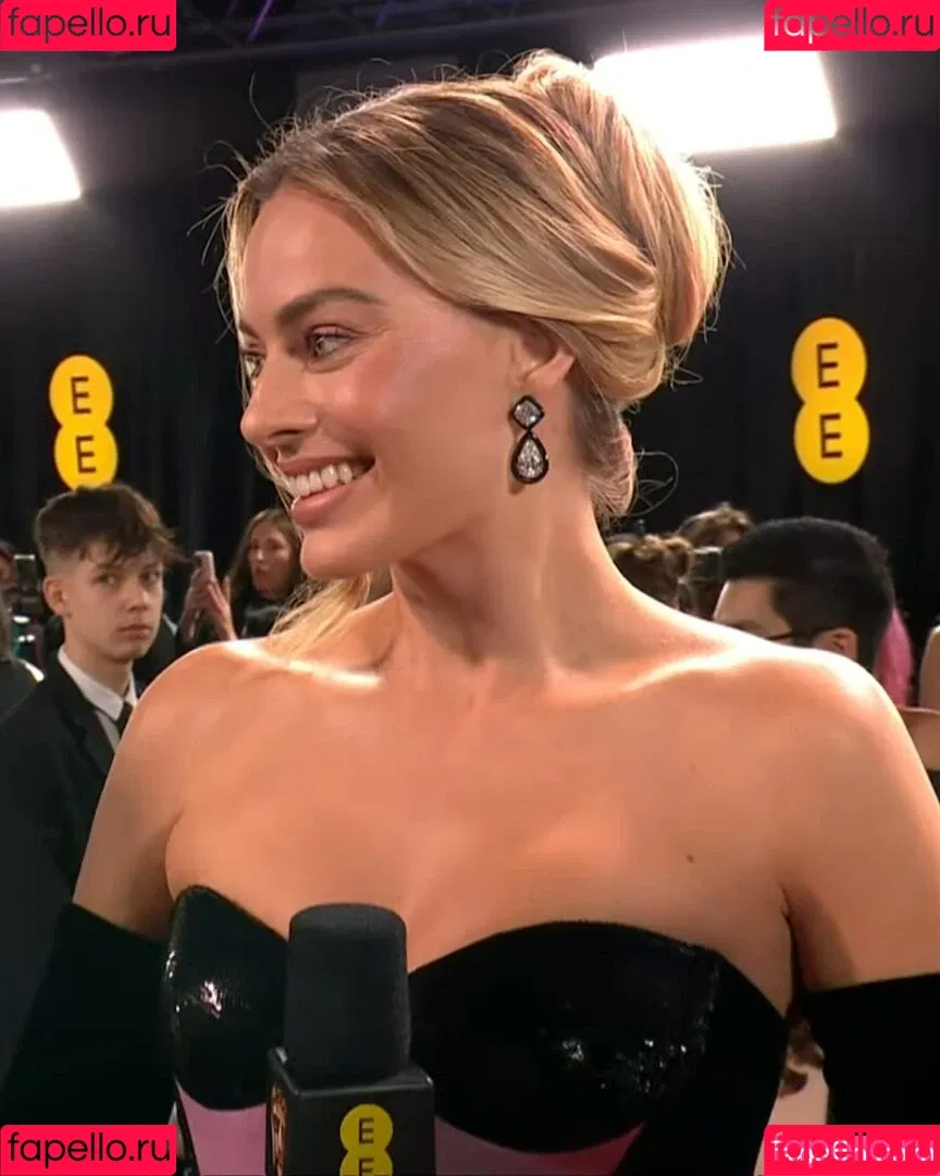 Margot Robbie / margotrobbieofficial Onlyfans Photo Gallery 