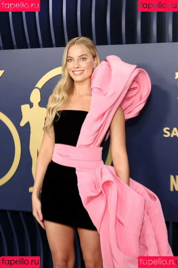 Margot Robbie / margotrobbieofficial Onlyfans Photo Gallery 