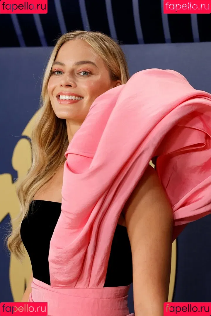 Margot Robbie / margotrobbieofficial Onlyfans Photo Gallery 