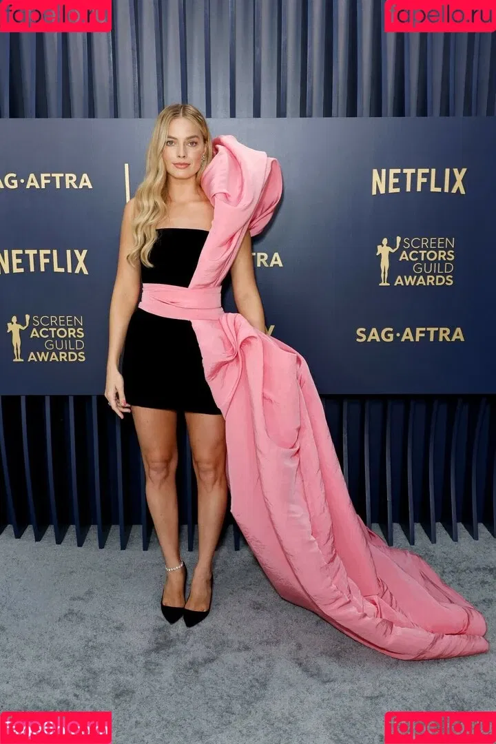 Margot Robbie / margotrobbieofficial Onlyfans Photo Gallery 