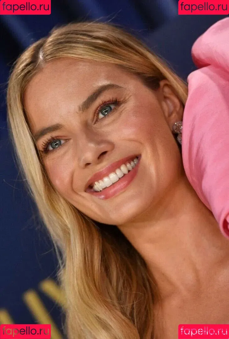 Margot Robbie / margotrobbieofficial Onlyfans Photo Gallery 