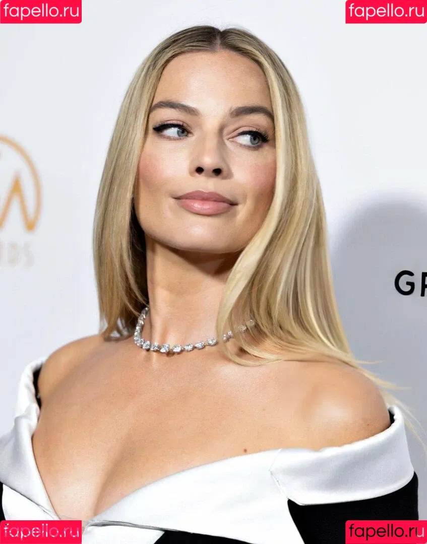 Margot Robbie / margotrobbieofficial Onlyfans Photo Gallery 