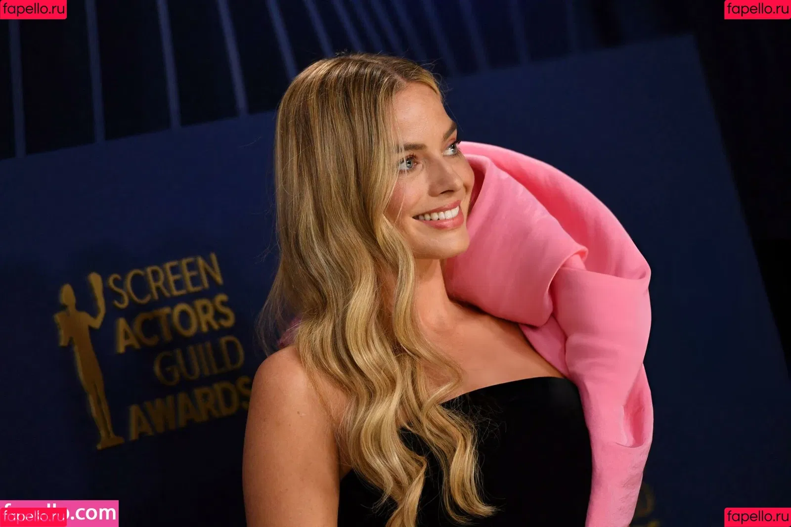 Margot Robbie / margotrobbieofficial Onlyfans Photo Gallery 