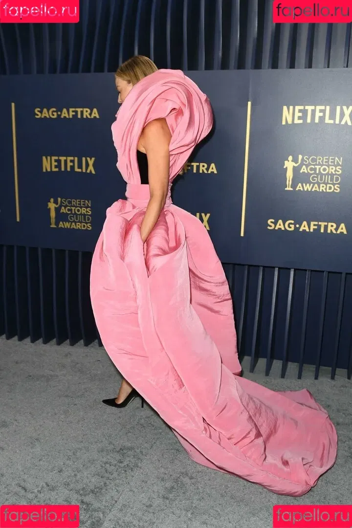 Margot Robbie / margotrobbieofficial Onlyfans Photo Gallery 