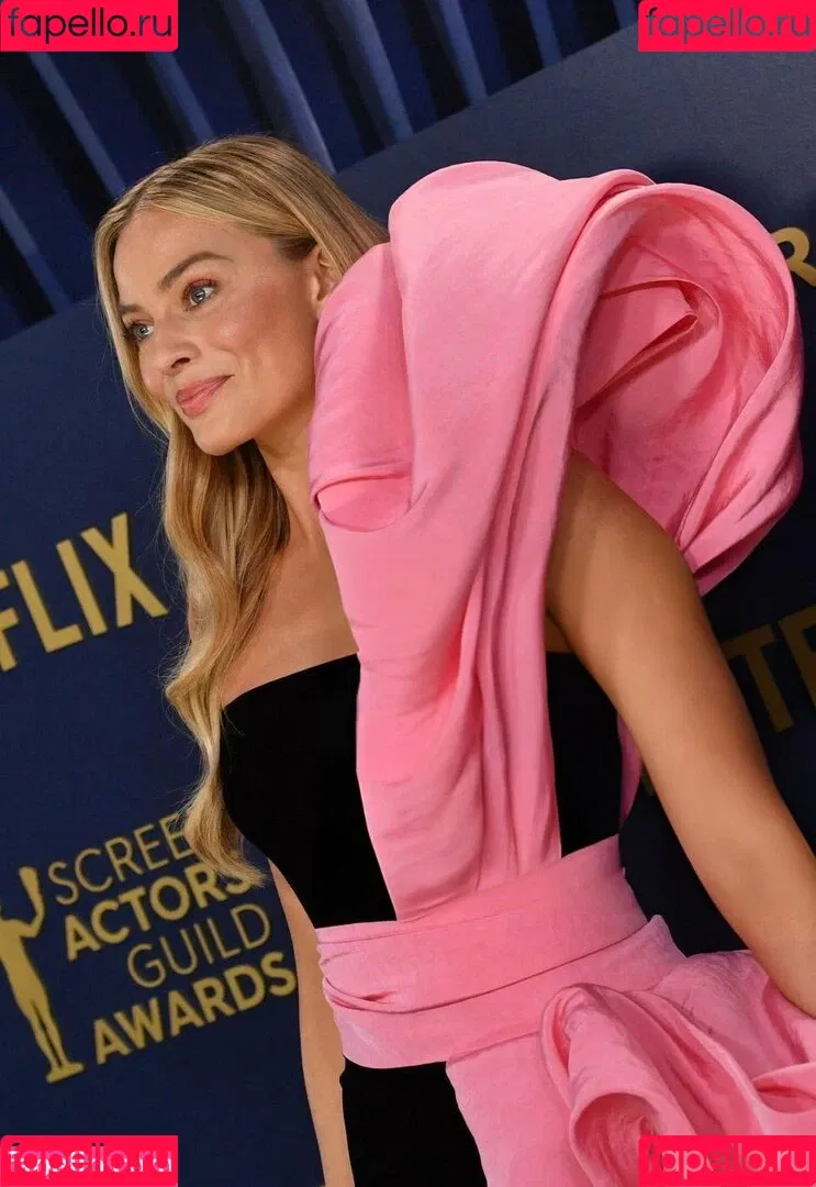 Margot Robbie / margotrobbieofficial Onlyfans Photo Gallery 