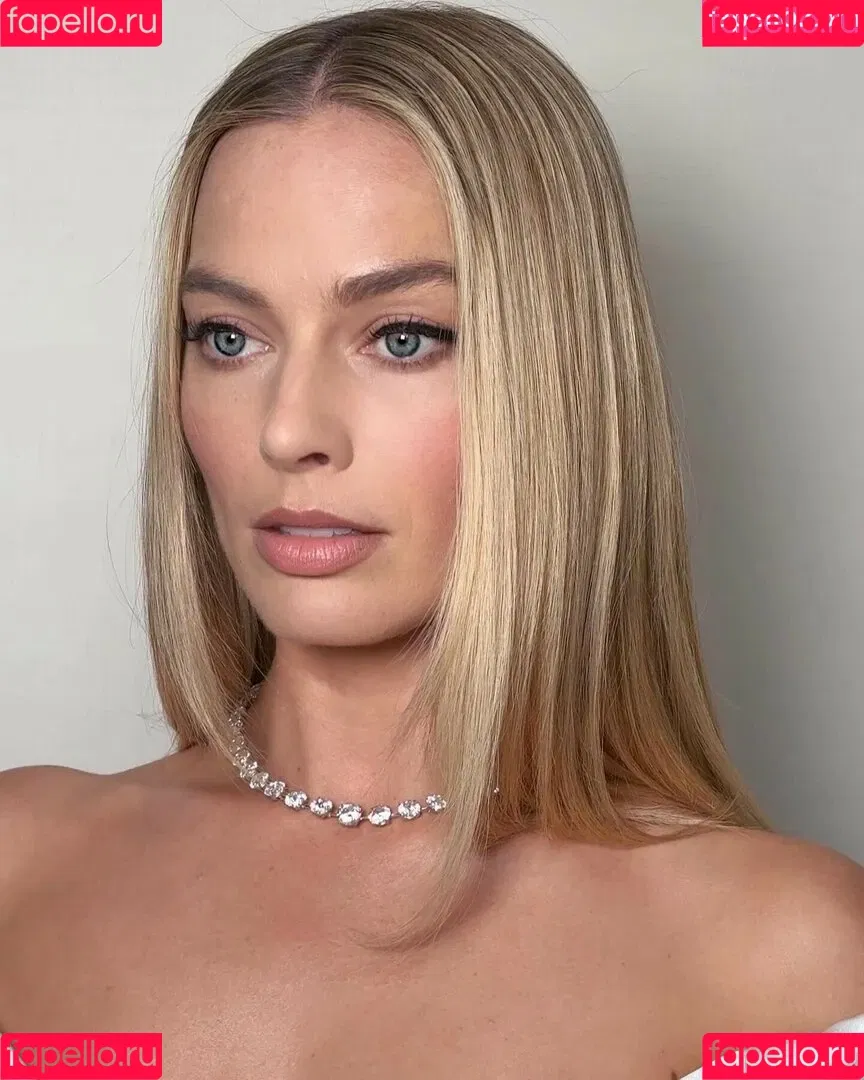Margot Robbie / margotrobbieofficial Onlyfans Photo Gallery 