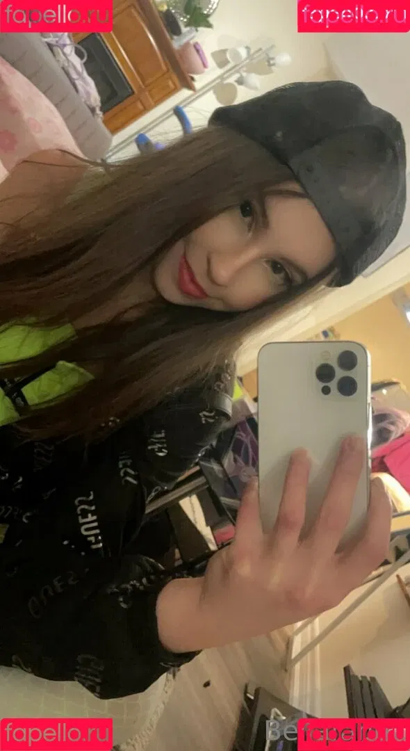 ahegaofangz / bellafangz Onlyfans Photo Gallery 