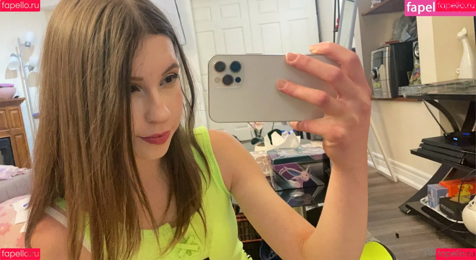 ahegaofangz / bellafangz Onlyfans Photo Gallery 